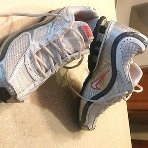 Nike Reax Run 5  Sz 9.5